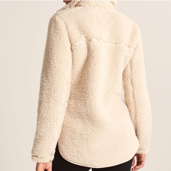 Abercrombie & Fitch Sherpa Pullover Sweatshirt - Picture 3 of 8